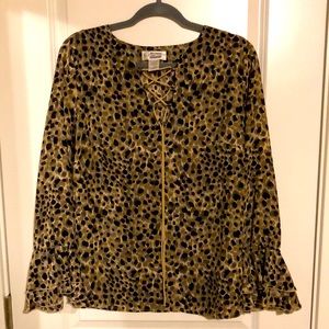 E.C. Designs Women Cheetah Print Bell Sleeve Med